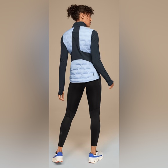 On Running Climate Jacket Size Small Like New Stratosphere | Navy - Picture 2 of 15